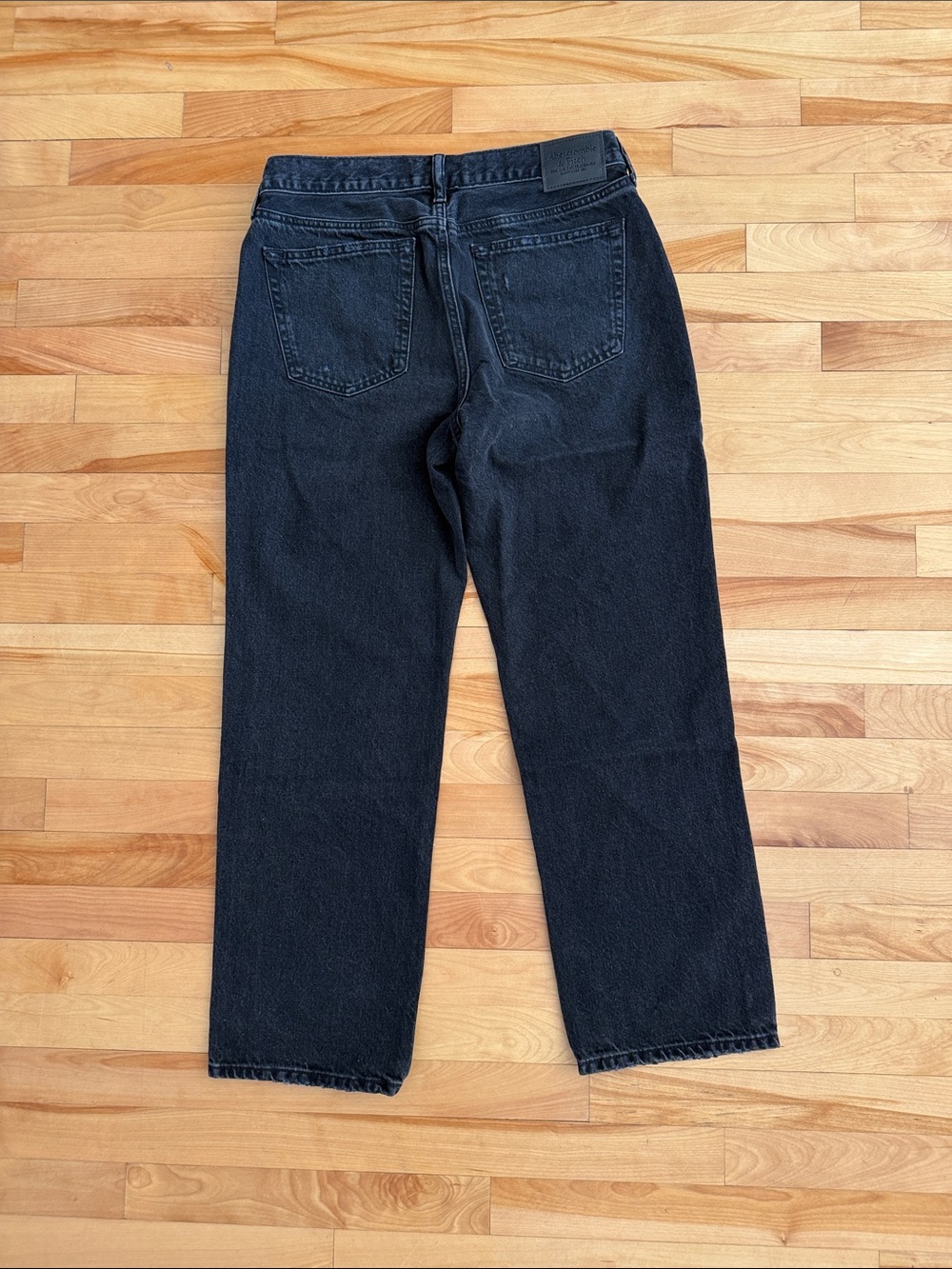 Abercrombie & Fitch Men's Relaxed Jeans in Washed Black